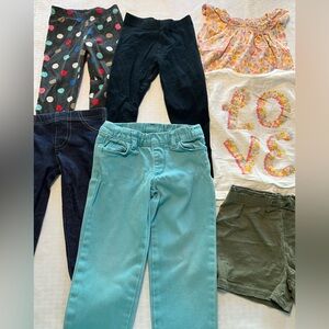 Carter’s 2T play clothes lot